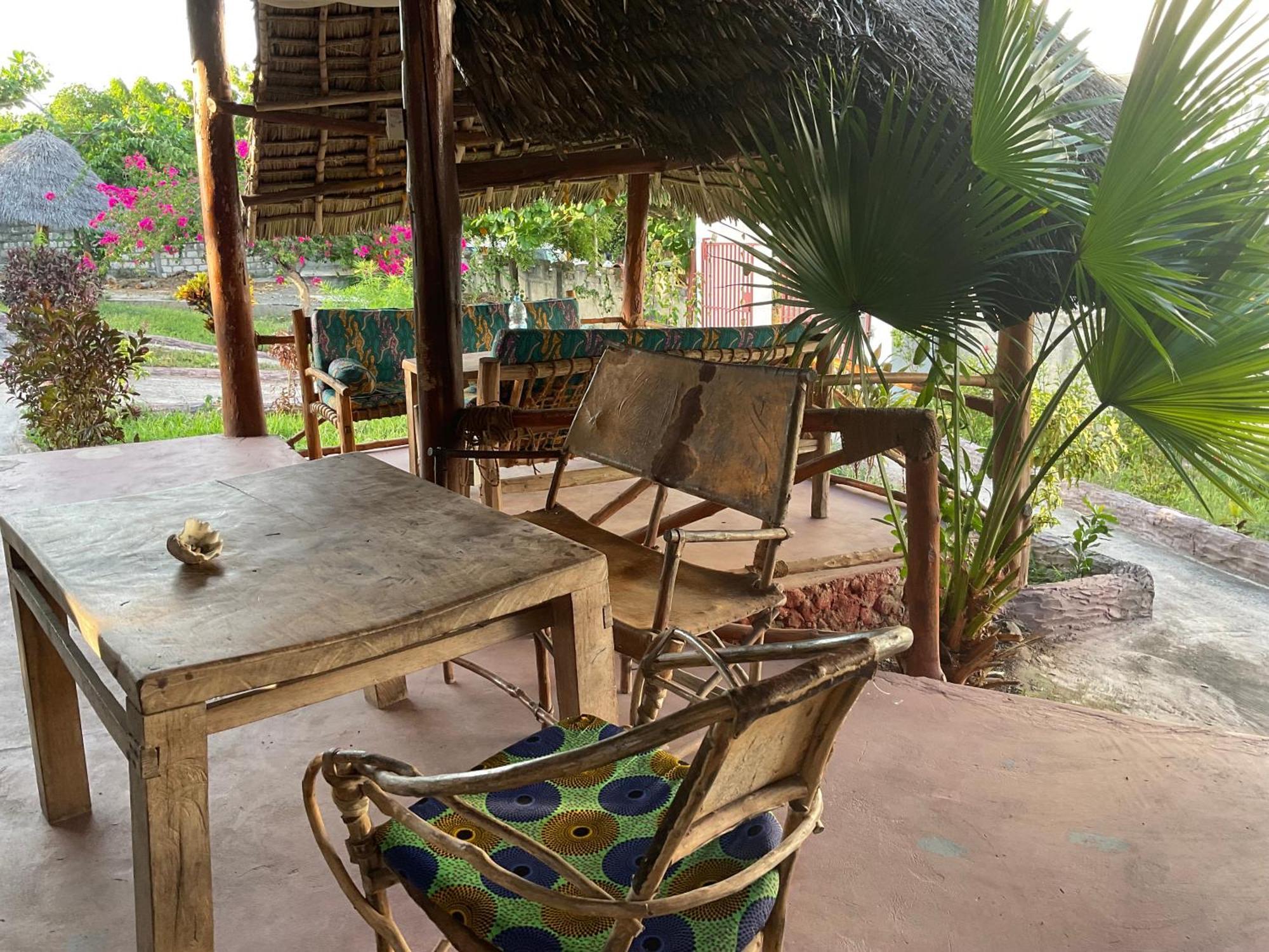 Zanzi Rest Bungalow Nungwi Esterno foto